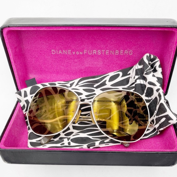 Diane Von Furstenberg Accessories - Diane von Furstenberg Sunglasses